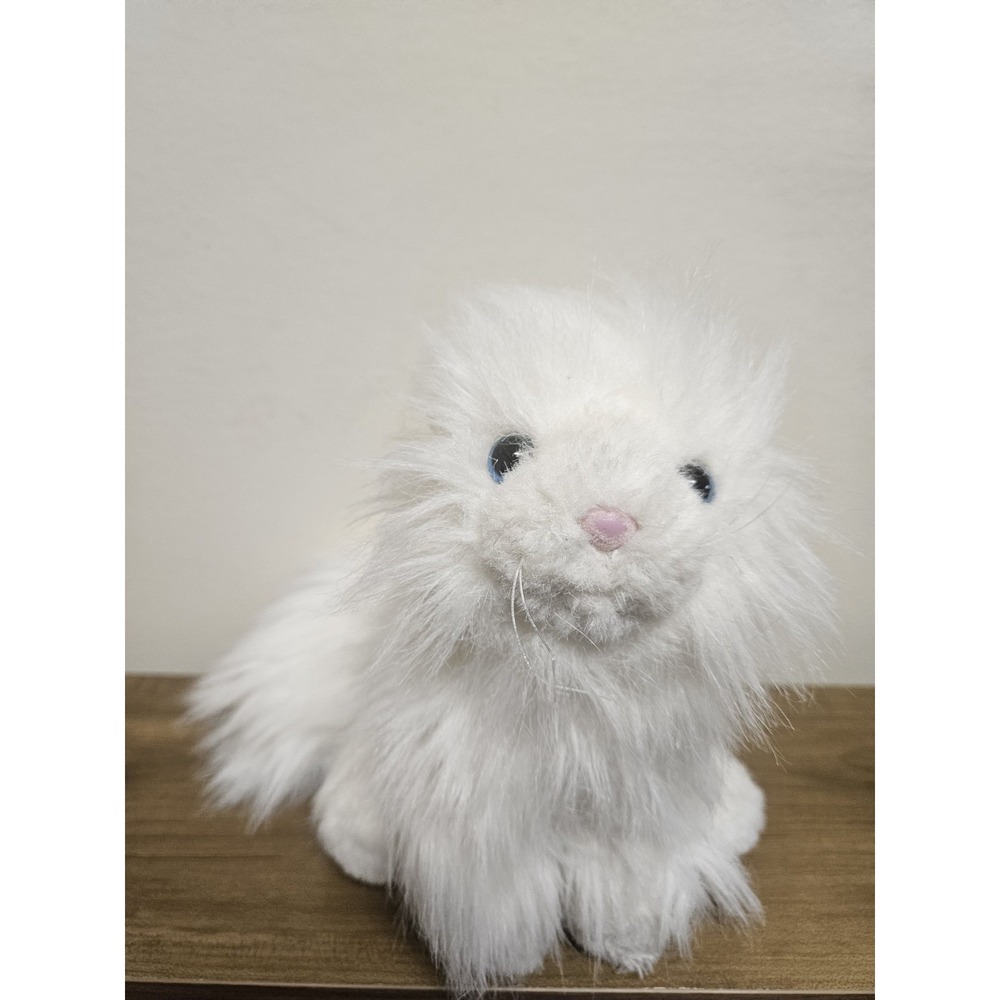 Ganz Webkinz White Persian Cat (HM110) white fur, blue eyes, pink nose No Code